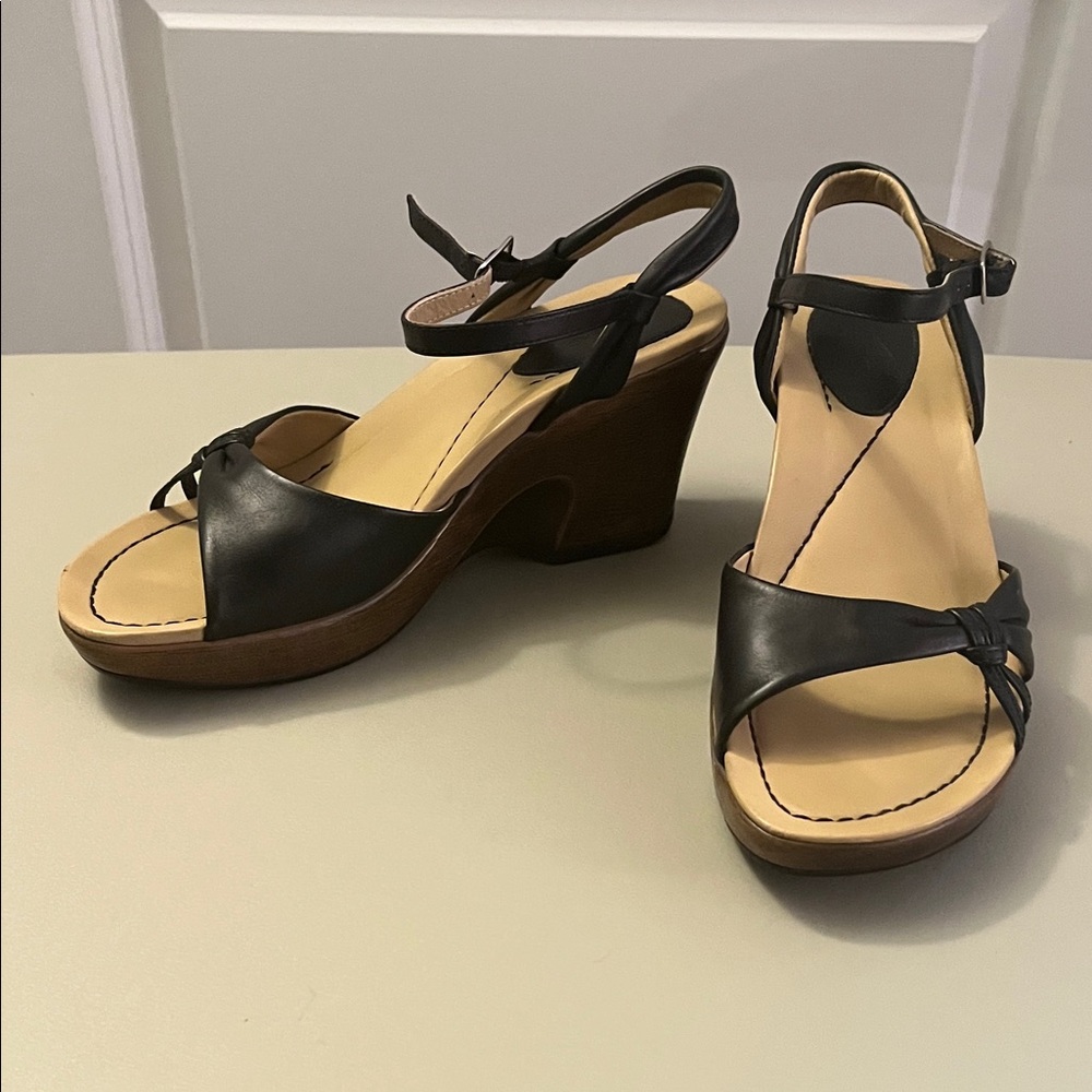 Dansko Black Wedge Sandals Sz 38 (7.5-8)